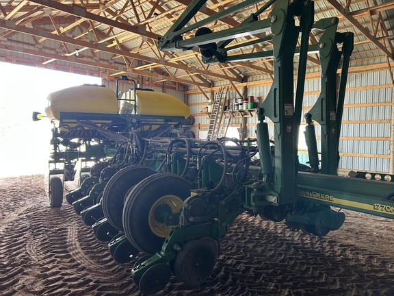 2011 John Deere 1770NT CCS Planter
