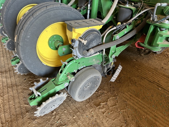 2024 John Deere 1775NT Planter
