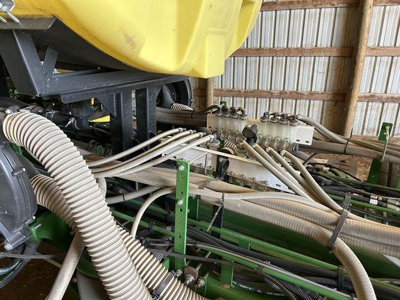 2024 John Deere 1775NT Planter