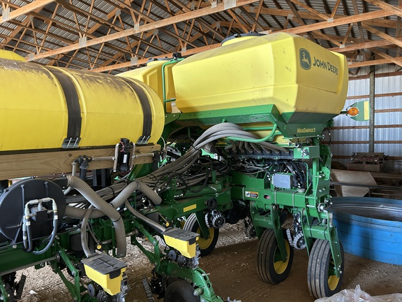 2024 John Deere 1775NT Planter