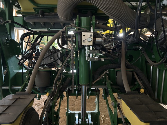 2024 John Deere 1775NT Planter