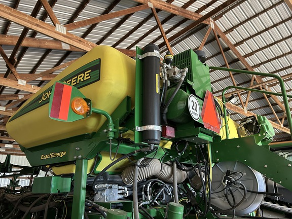 2021 John Deere 1775NT Planter