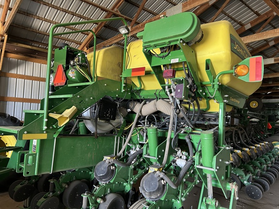 2021 John Deere 1775NT Planter
