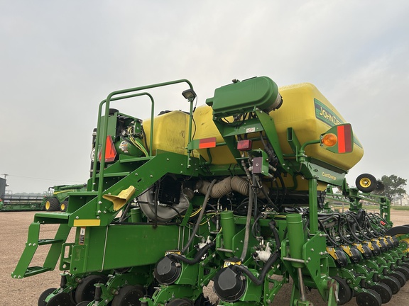 2021 John Deere 1775NT Planter