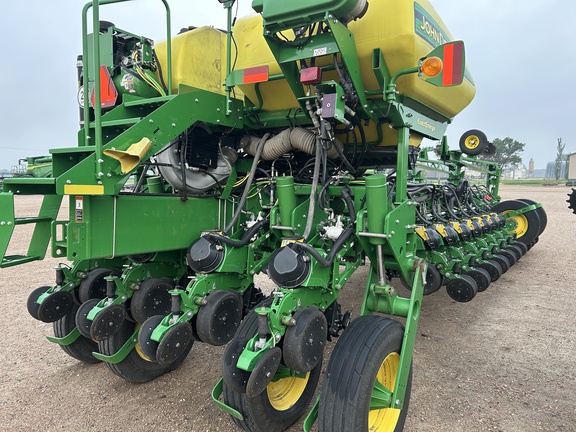 2021 John Deere 1775NT Planter