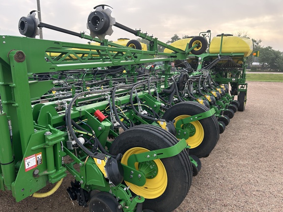 2021 John Deere 1775NT Planter