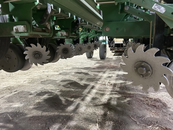 2016 John Deere 1775NT Planter