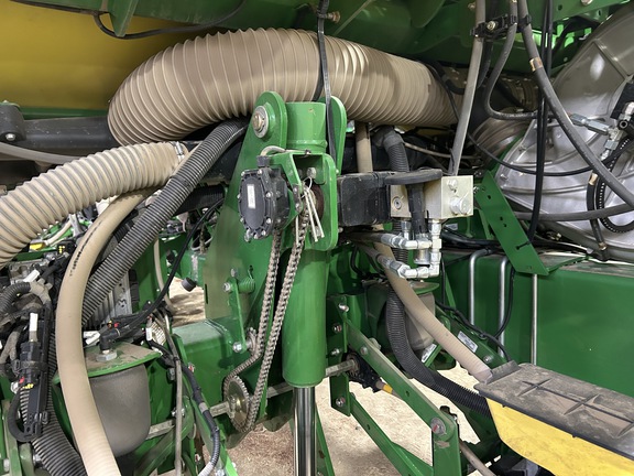 2016 John Deere 1775NT Planter