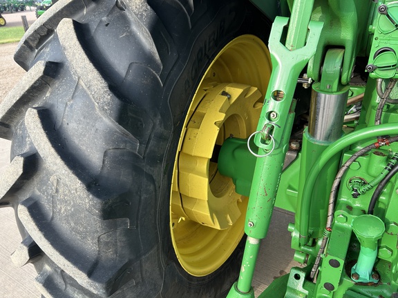 2010 John Deere 7430 Premium Tractor