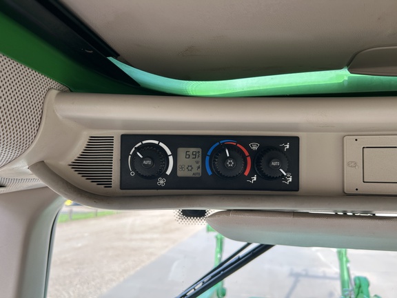 2010 John Deere 7430 Premium Tractor