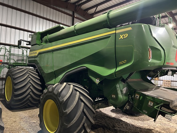 2025 John Deere X9 1100 Combine