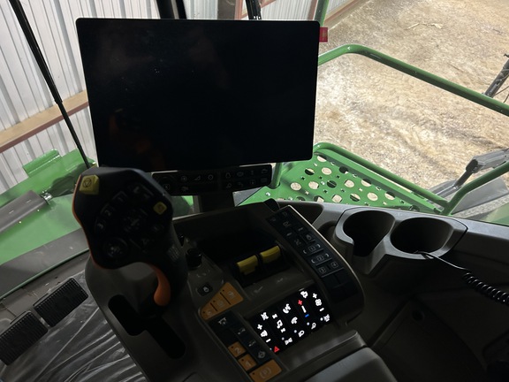 2025 John Deere X9 1100 Combine