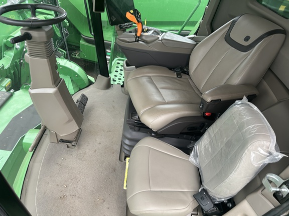 2025 John Deere X9 1100 Combine