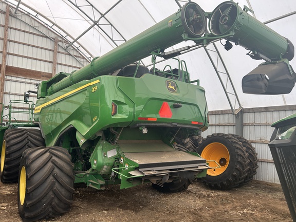 2025 John Deere X9 1100 Combine