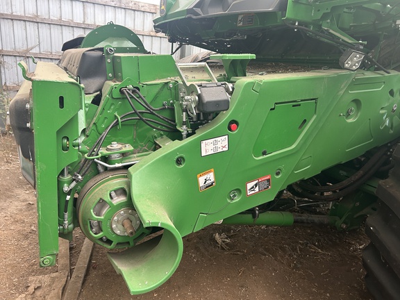 2025 John Deere X9 1100 Combine