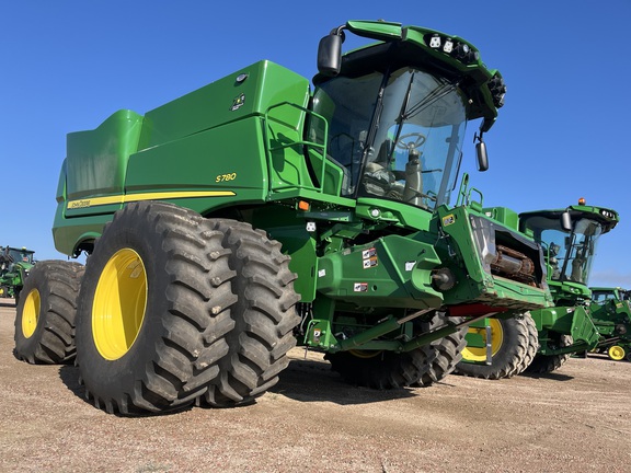 2022 John Deere S780 Combine