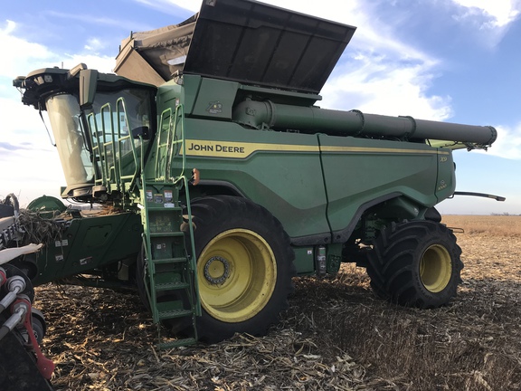 2022 John Deere X9 1000 Combine