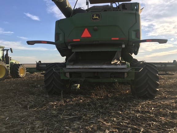 2022 John Deere X9 1000 Combine