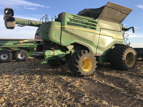 2022 John Deere X9 1000 Combine