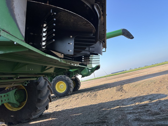 2022 John Deere X9 1000 Combine