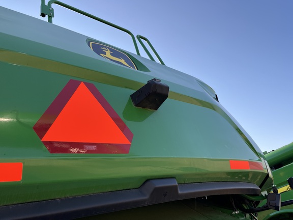 2022 John Deere X9 1000 Combine