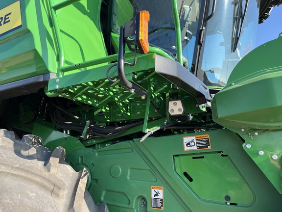 2022 John Deere X9 1000 Combine