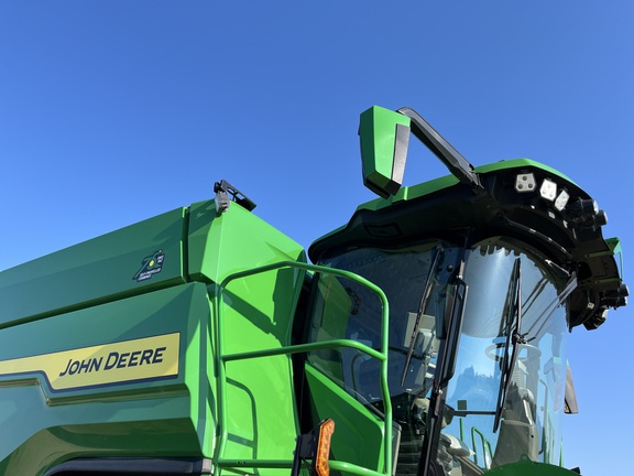 2022 John Deere X9 1000 Combine