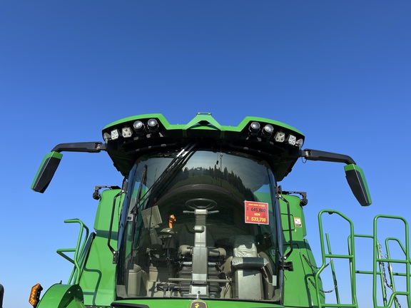 2022 John Deere X9 1000 Combine