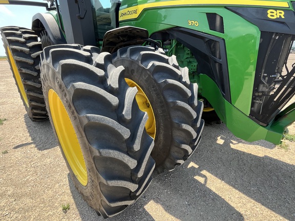 2022 John Deere 8R 370 Tractor