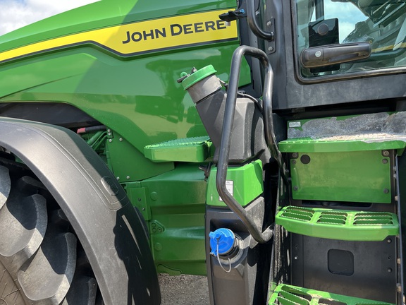 2022 John Deere 8R 370 Tractor