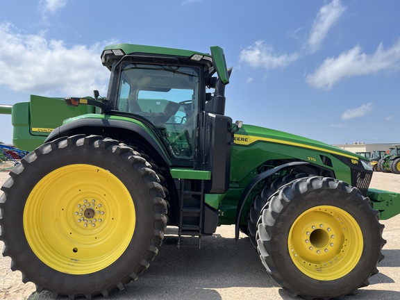 2022 John Deere 8R 370 Tractor