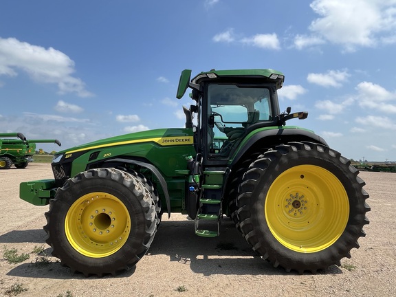 2022 John Deere 8R 370 Tractor