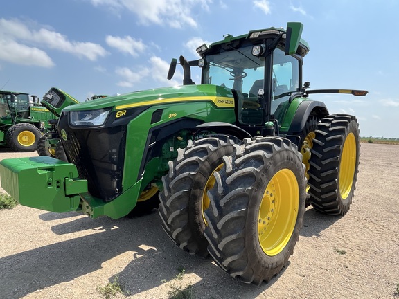 2022 John Deere 8R 370 Tractor