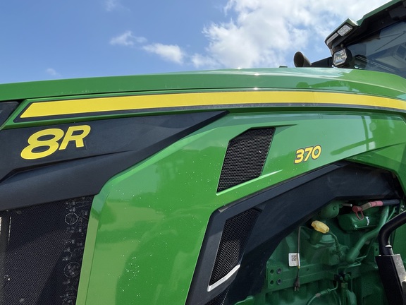 2022 John Deere 8R 370 Tractor