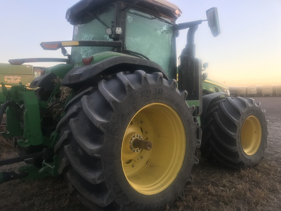 2022 John Deere 8R 370 Tractor