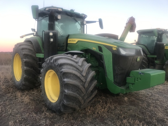 2022 John Deere 8R 370 Tractor