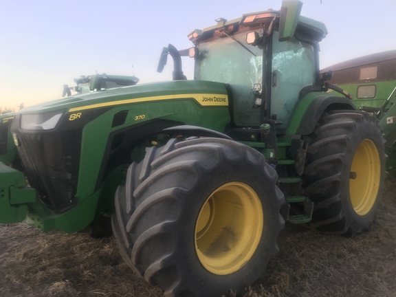 2022 John Deere 8R 370 Tractor