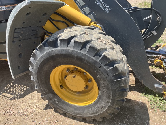 2015 John Deere 324K Compact Utility Loader