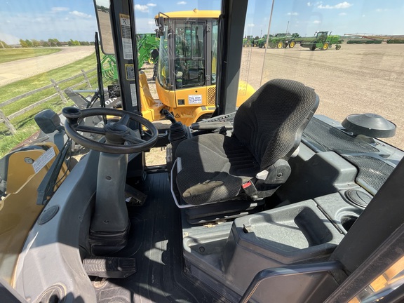 2015 John Deere 324K Compact Utility Loader