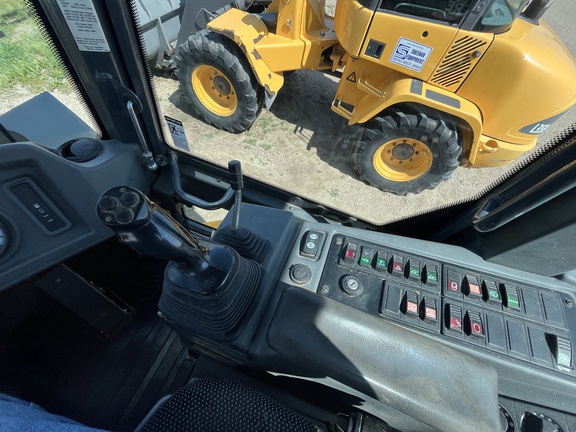 2015 John Deere 324K Compact Utility Loader