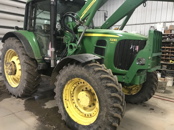 2008 John Deere 7230 Premium Tractor