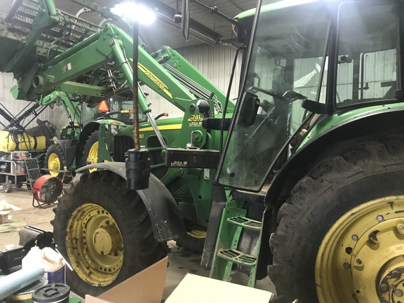 2008 John Deere 7230 Premium Tractor