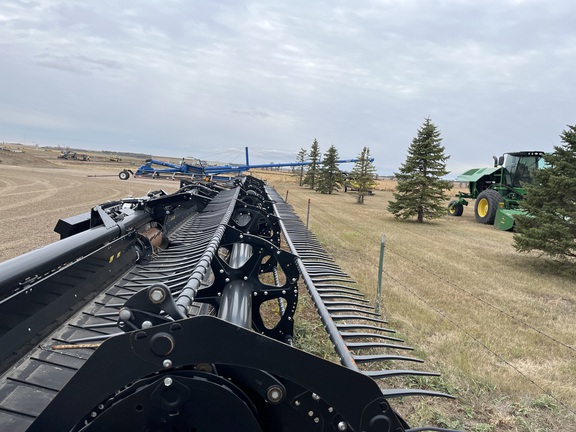 2021 MacDon FD140 Header Combine