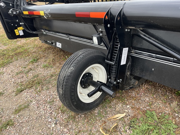 2021 MacDon FD140 Header Combine