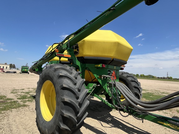 2010 John Deere 1890 Air Seeder