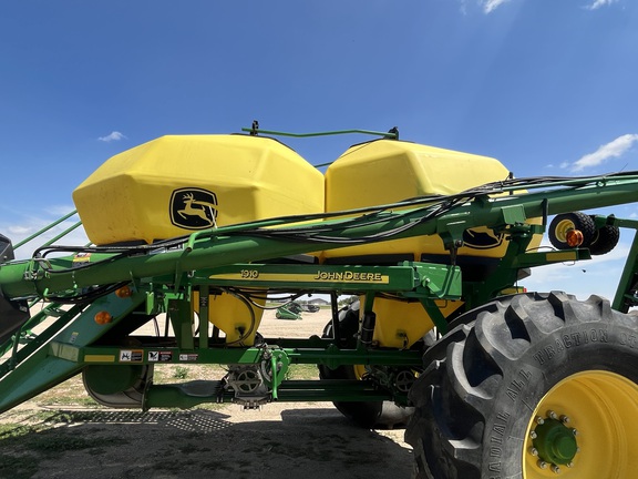 2010 John Deere 1890 Air Seeder