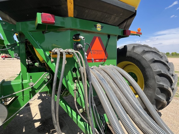 2010 John Deere 1890 Air Seeder