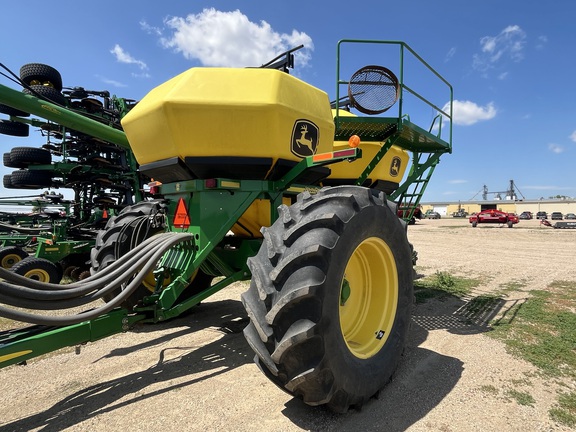 2010 John Deere 1890 Air Seeder