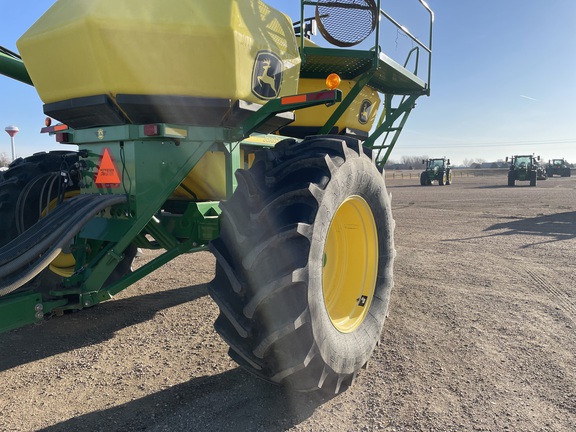 2010 John Deere 1890 Air Seeder