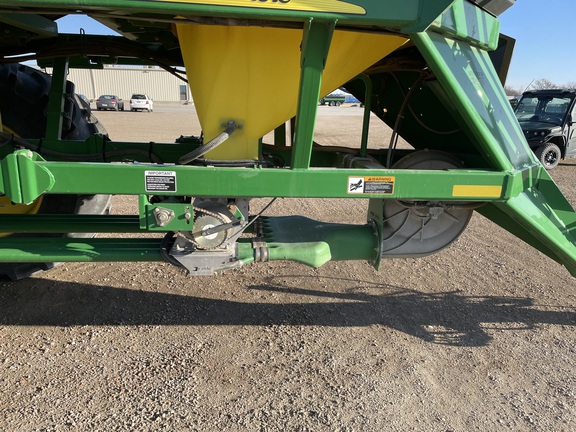 2010 John Deere 1890 Air Seeder